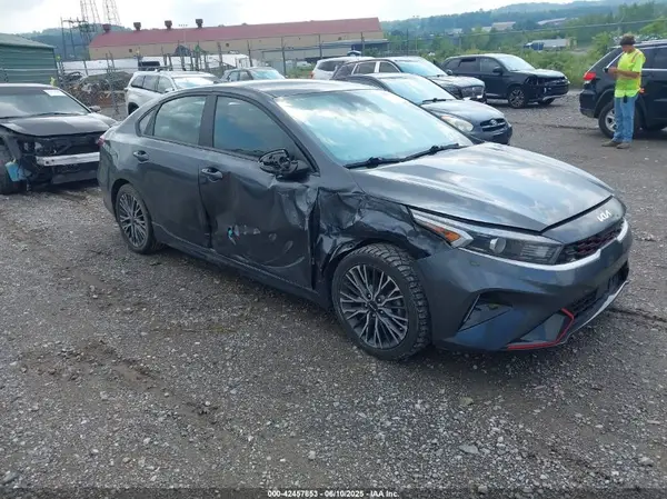 3KPF54AD1NE459296 2022 KIA FORTE - Image 1