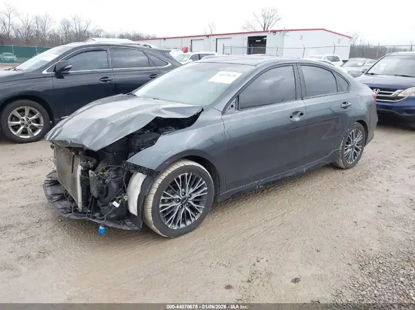 3KPF54AD1NE468659 2022 KIA FORTE - Image 2