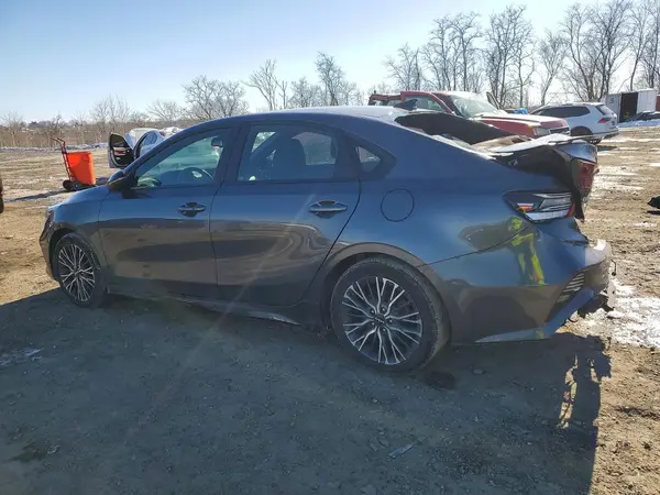 3KPF54AD1NE469665 2022 KIA FORTE - Image 2