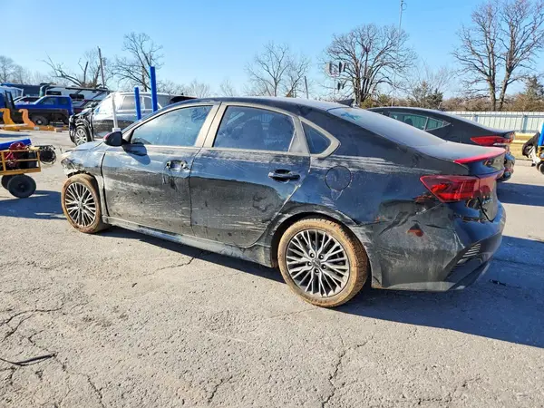 3KPF54AD1NE471626 2022 KIA FORTE - Image 2