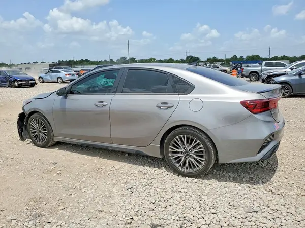 3KPF54AD1NE481749 2022 KIA FORTE - Image 2