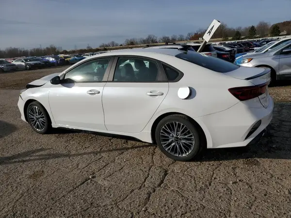 3KPF54AD1NE481797 2022 KIA FORTE - Image 2