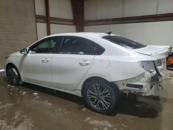 3KPF54AD1NE481802 2022 KIA FORTE - Image 2