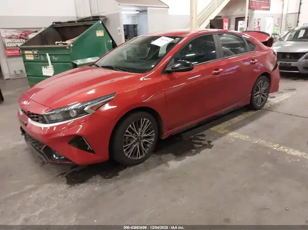 3KPF54AD1NE485204 2022 KIA FORTE - Image 2