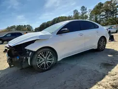 3KPF54AD1NE485252 2022 KIA FORTE