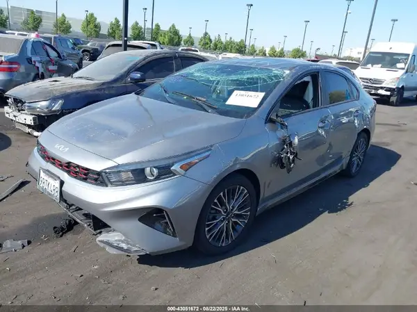 3KPF54AD1NE486062 2022 KIA FORTE - Image 2