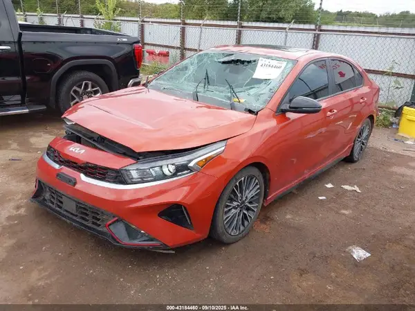 3KPF54AD1NE489916 2022 KIA FORTE - Image 2