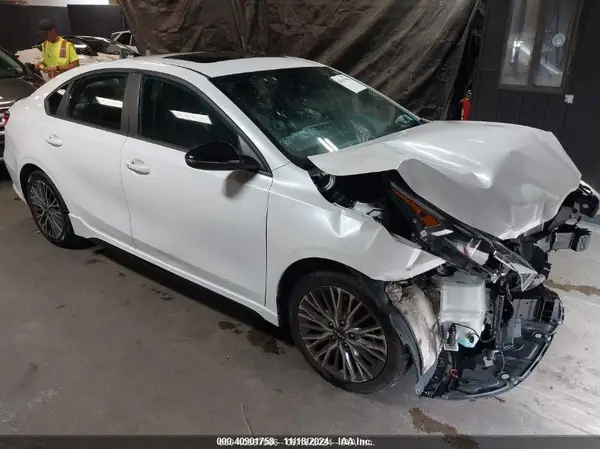 3KPF54AD1NE492248 2022 KIA FORTE - Image 1
