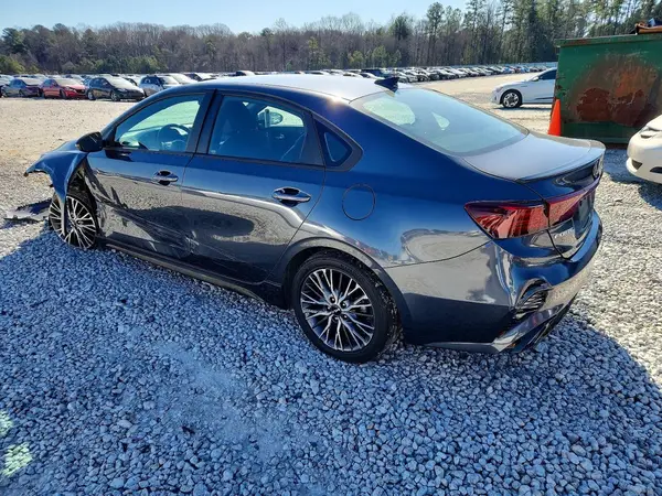 3KPF54AD1NE492881 2022 KIA FORTE - Image 2