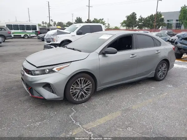 3KPF54AD1NE504141 2022 KIA FORTE - Image 2