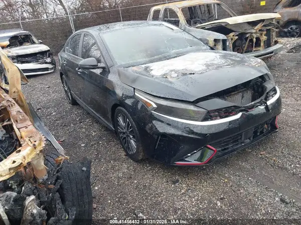 3KPF54AD1NE505760 2022 KIA FORTE - Image 1