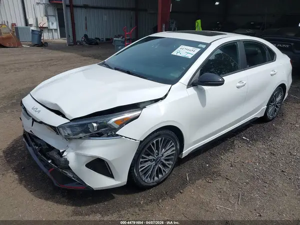 3KPF54AD1NE510604 2022 KIA FORTE - Image 2
