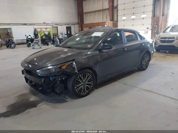 3KPF54AD1PE520858 2023 KIA FORTE - Image 2