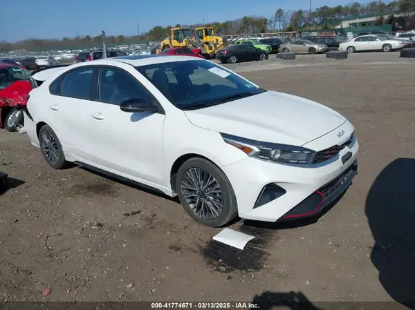 3KPF54AD1PE522206 2023 KIA FORTE - Image 1