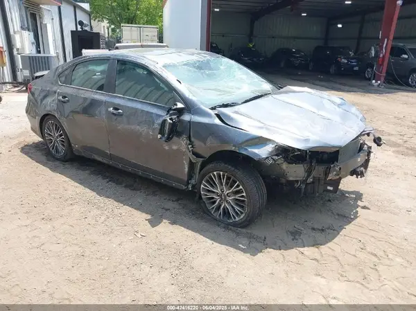 3KPF54AD1PE529351 2023 KIA FORTE - Image 1