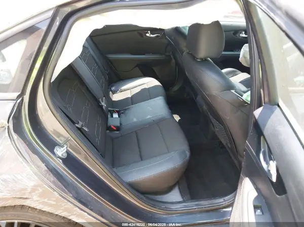 3KPF54AD1PE529351 2023 KIA FORTE - Image 8