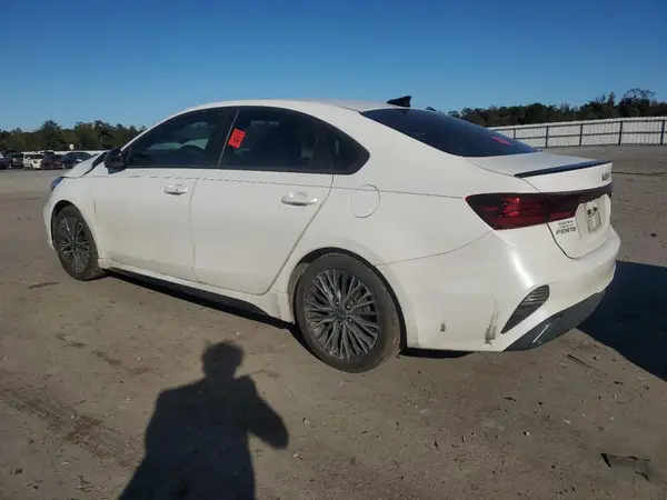3KPF54AD1PE547574 2023 KIA FORTE - Image 2
