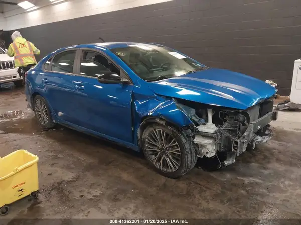 3KPF54AD1PE568375 2023 KIA FORTE - Image 1