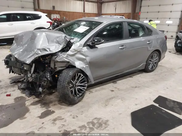 3KPF54AD1PE568702 2023 KIA FORTE - Image 2