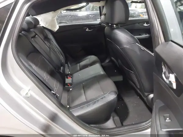 3KPF54AD1PE568702 2023 KIA FORTE - Image 8