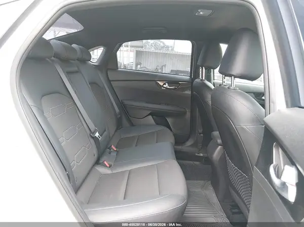 3KPF54AD1PE574581 2023 KIA FORTE - Image 8