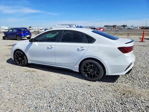 3KPF54AD1PE576430 2023 KIA FORTE - Image 2