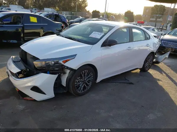 3KPF54AD1PE588917 2023 KIA FORTE - Image 2