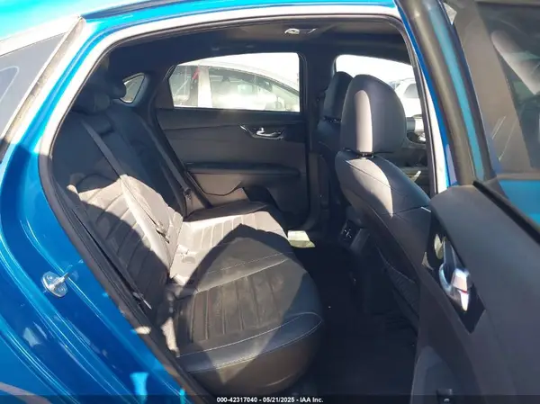 3KPF54AD1PE597584 2023 KIA FORTE - Image 8