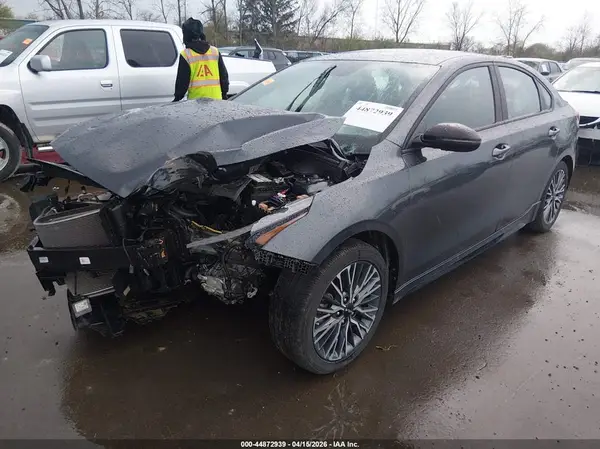 3KPF54AD1PE642815 2023 KIA FORTE - Image 2