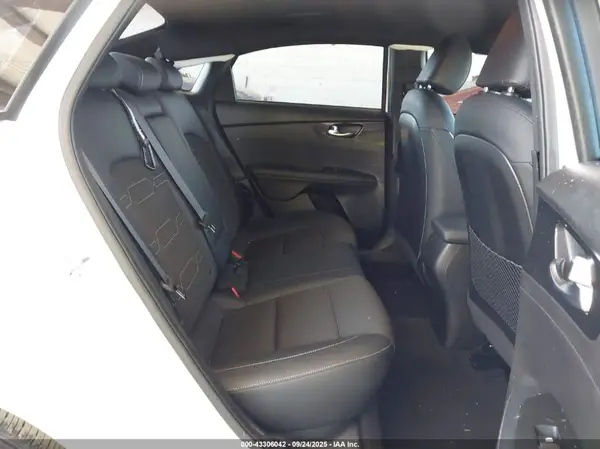 3KPF54AD1PE656682 2023 KIA FORTE - Image 8