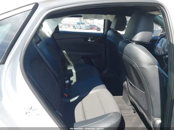 3KPF54AD1PE660330 2023 KIA FORTE - Image 8