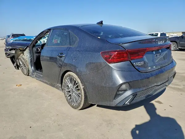 3KPF54AD1PE660411 2023 KIA FORTE - Image 2