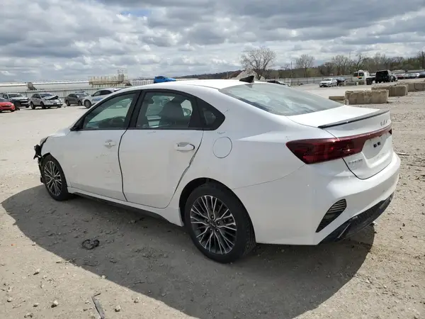 3KPF54AD1PE686927 2023 KIA FORTE - Image 2