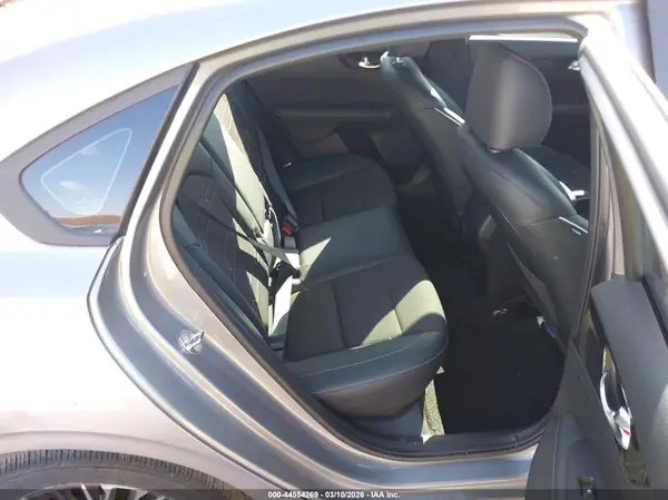 3KPF54AD1RE691063 2024 KIA FORTE - Image 8