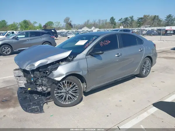3KPF54AD1RE705625 2024 KIA FORTE - Image 2
