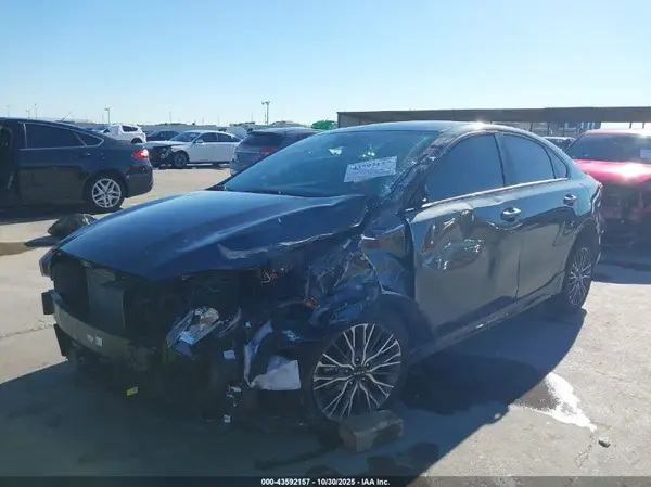 3KPF54AD1RE725714 2024 KIA FORTE - Image 2