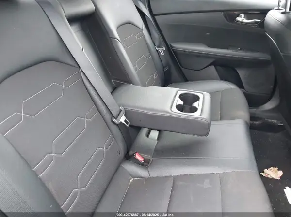 3KPF54AD1RE733683 2024 KIA FORTE - Image 8