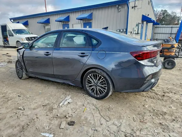 3KPF54AD1RE733845 2024 KIA FORTE - Image 2