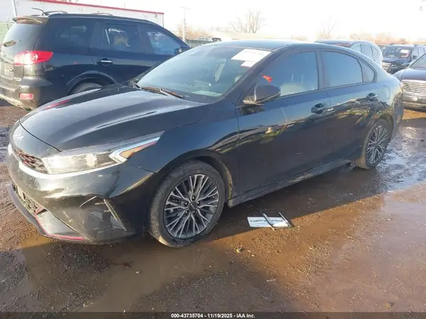 3KPF54AD1RE739130 2024 KIA FORTE - Image 2