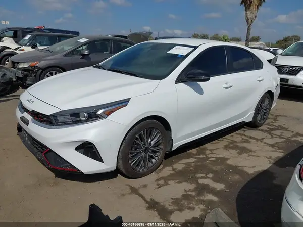 3KPF54AD1RE750581 2024 KIA FORTE - Image 2