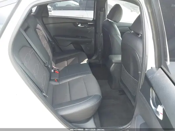 3KPF54AD1RE750581 2024 KIA FORTE - Image 8