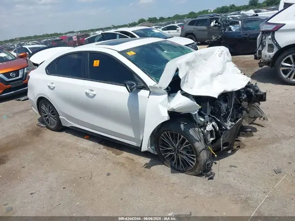 3KPF54AD1RE751181 2024 KIA FORTE - Image 1