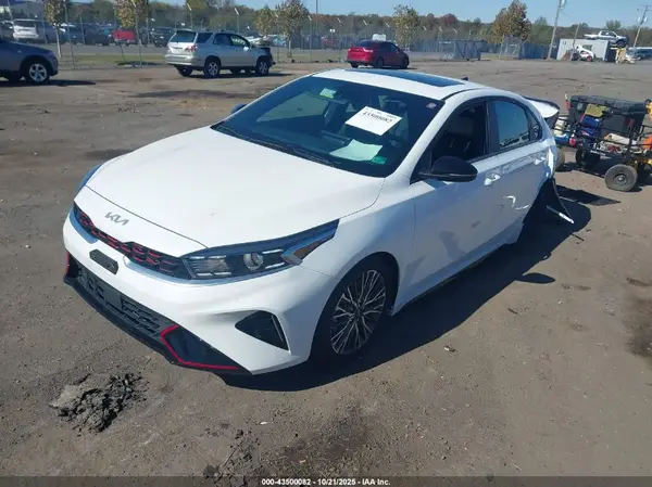 3KPF54AD1RE752590 2024 KIA FORTE - Image 2
