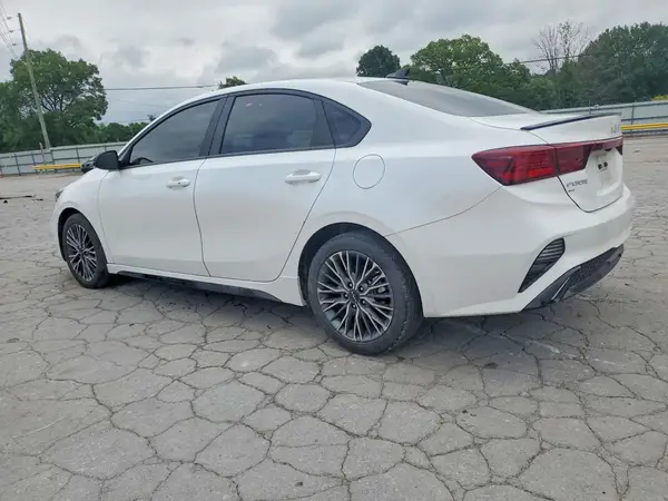 3KPF54AD1RE763220 2024 KIA FORTE - Image 2