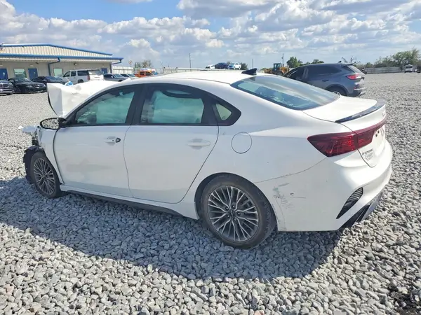 3KPF54AD1RE776839 2024 KIA FORTE - Image 2