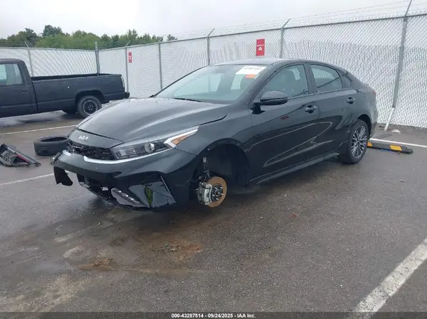 3KPF54AD1RE790949 2024 KIA FORTE - Image 2
