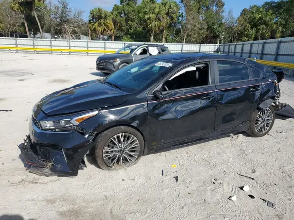 3KPF54AD1RE815896 2024 KIA FORTE - Image 1