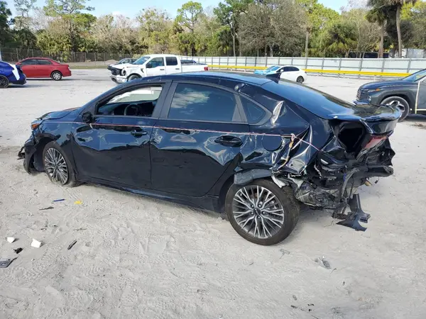 3KPF54AD1RE815896 2024 KIA FORTE - Image 2