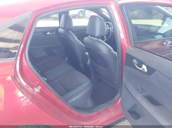 3KPF54AD1RE832083 2024 KIA FORTE - Image 8