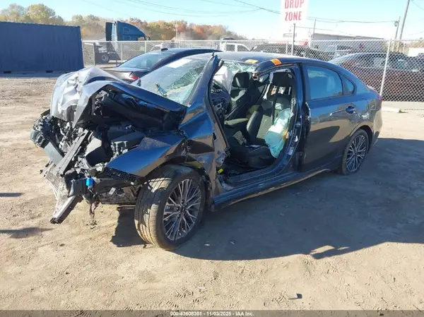 3KPF54AD1RE834626 2024 KIA FORTE - Image 2